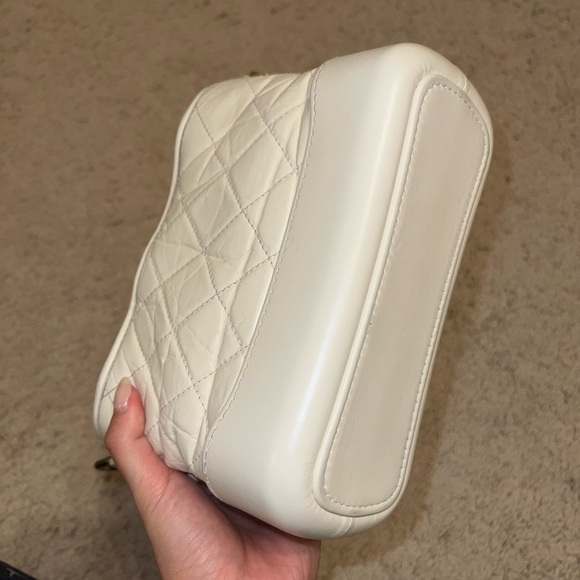 Chanel Gabrielle white small hobo crossbody - Picture 14 of 16